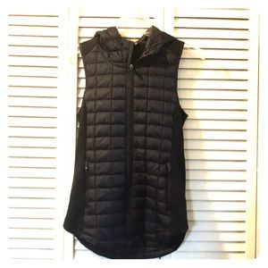 Quilted Black The Northface hoodied vest